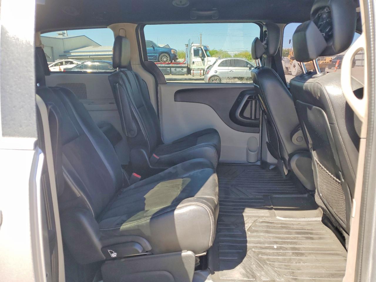 Dodge Caravan Sxt