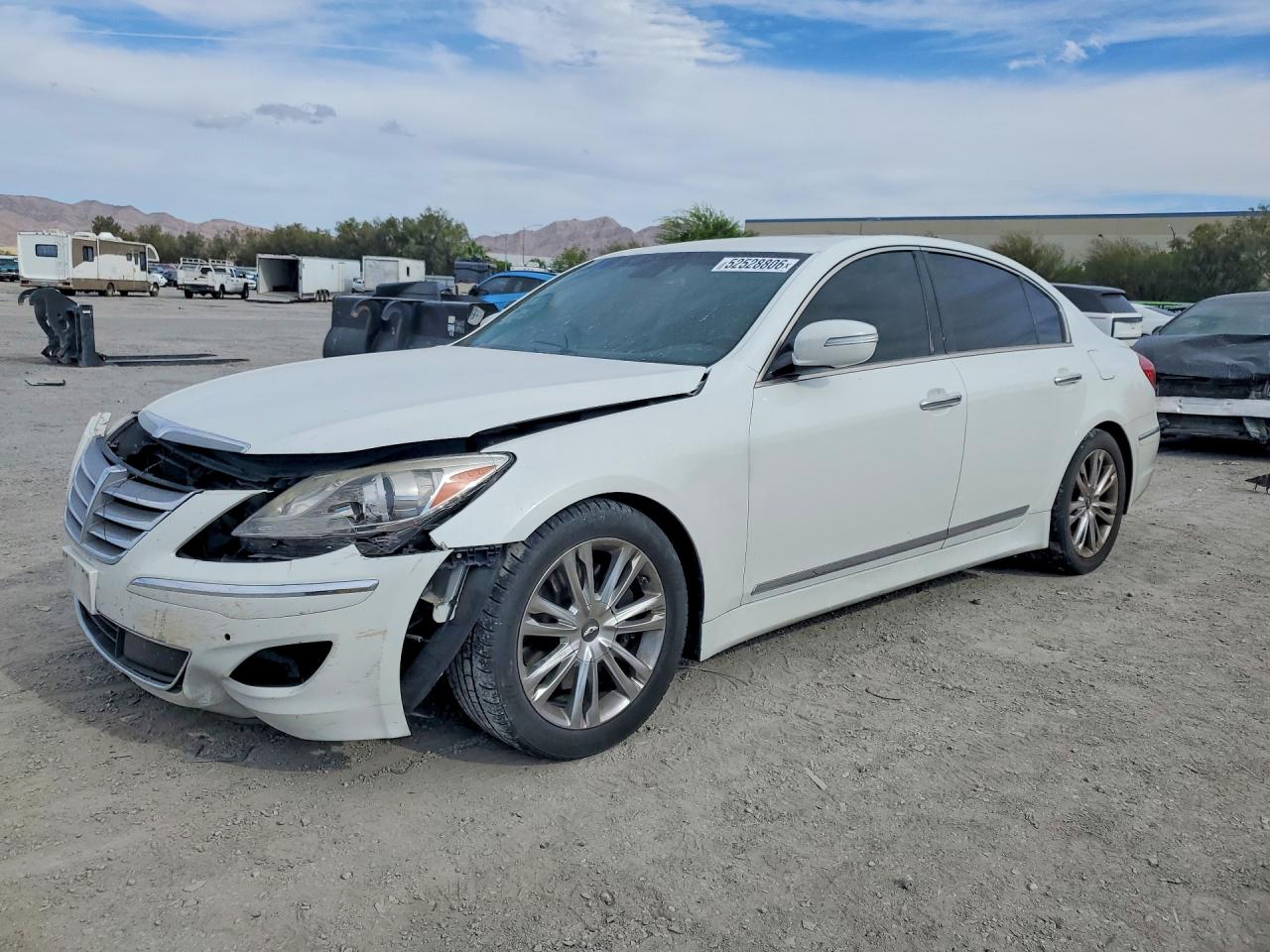 Salvage Hyundai Genesis Image