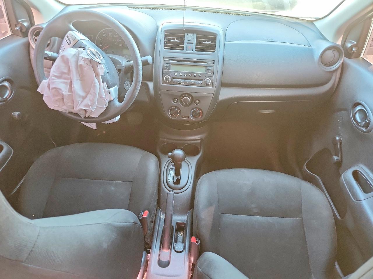 Nissan Versa 1.6 S Plus