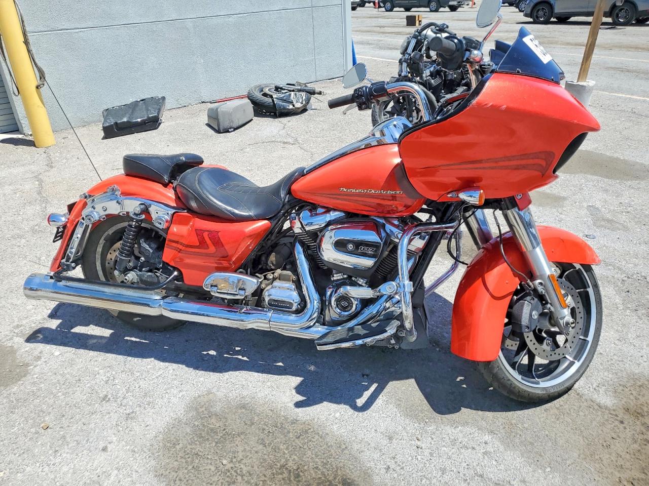 Salvage Harley-Davidson Fl Image