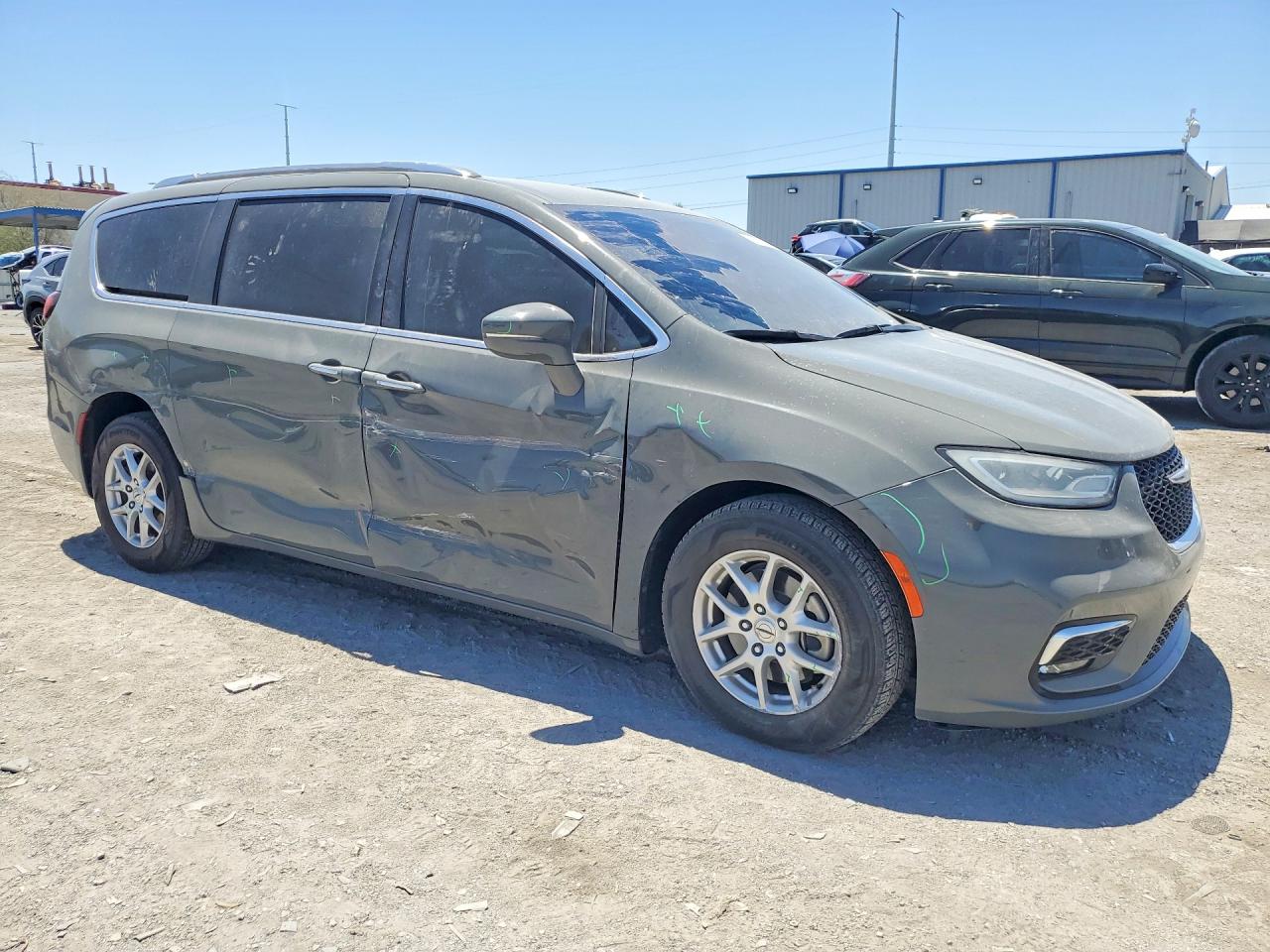 Chrysler Pacifica Touring L