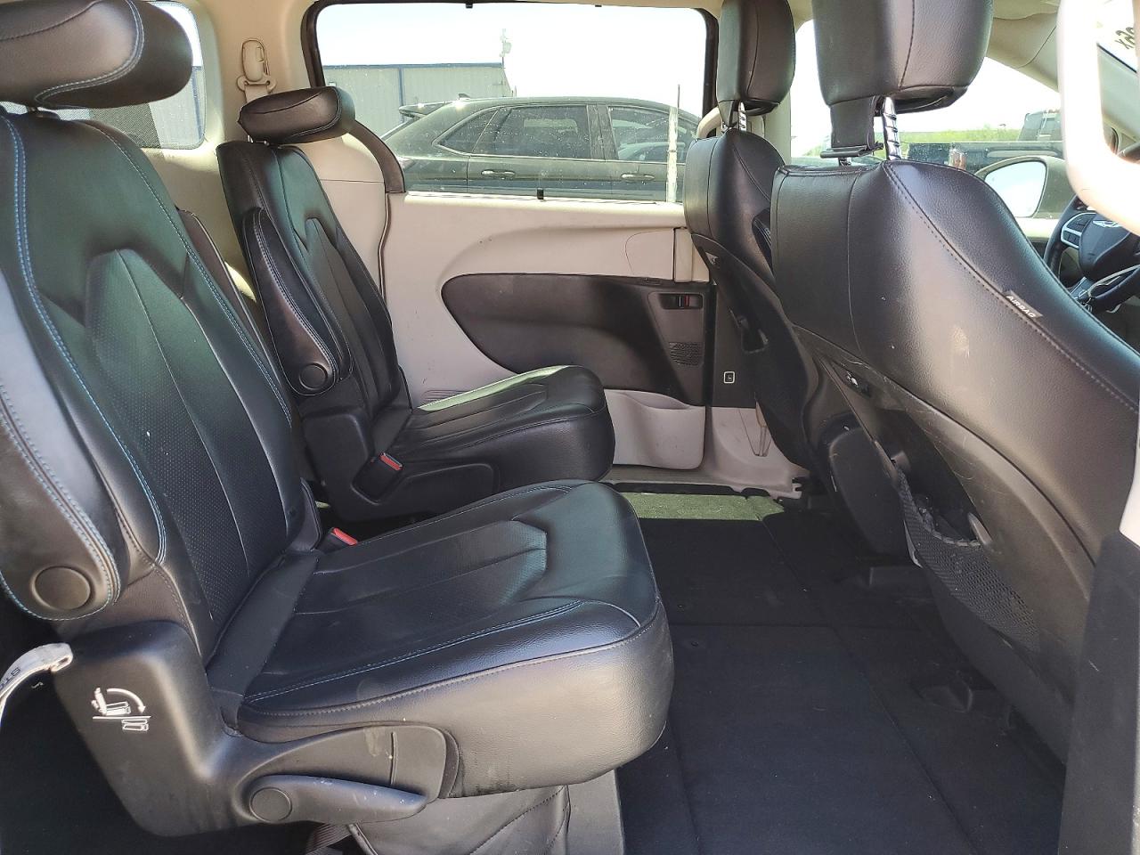 Chrysler Pacifica Touring L