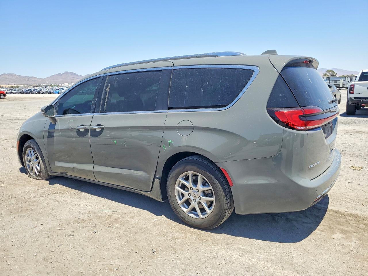 Chrysler Pacifica Touring L