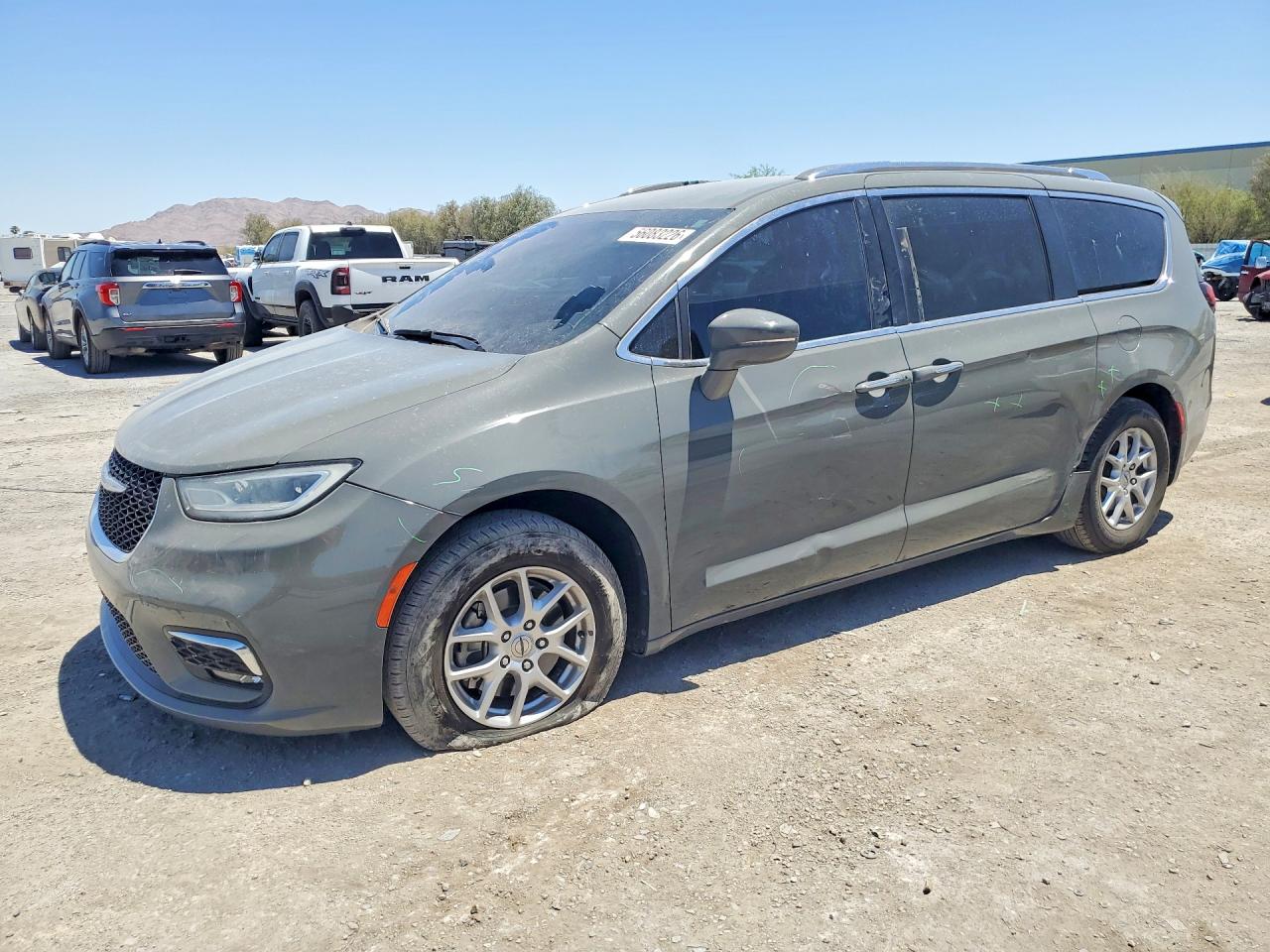 Salvage Chrysler Pacifica Image