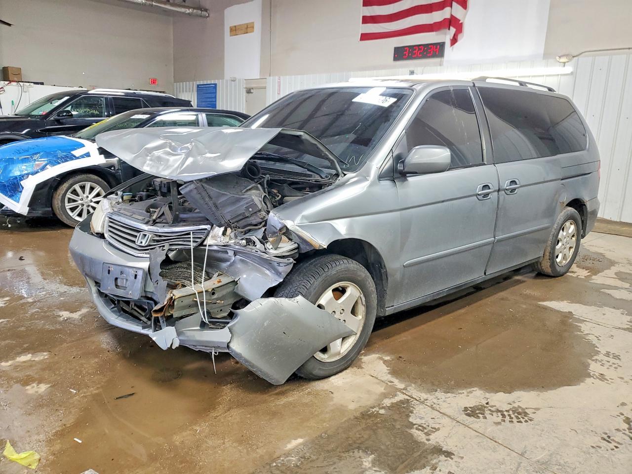 Salvage Honda Odyssey Image