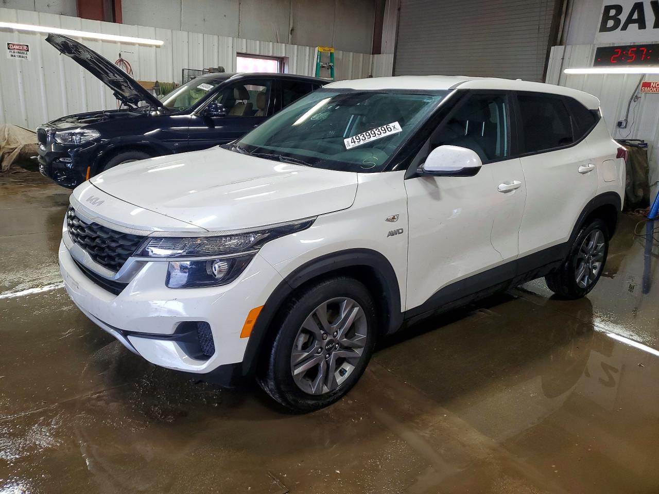 Salvage Kia Seltos Image
