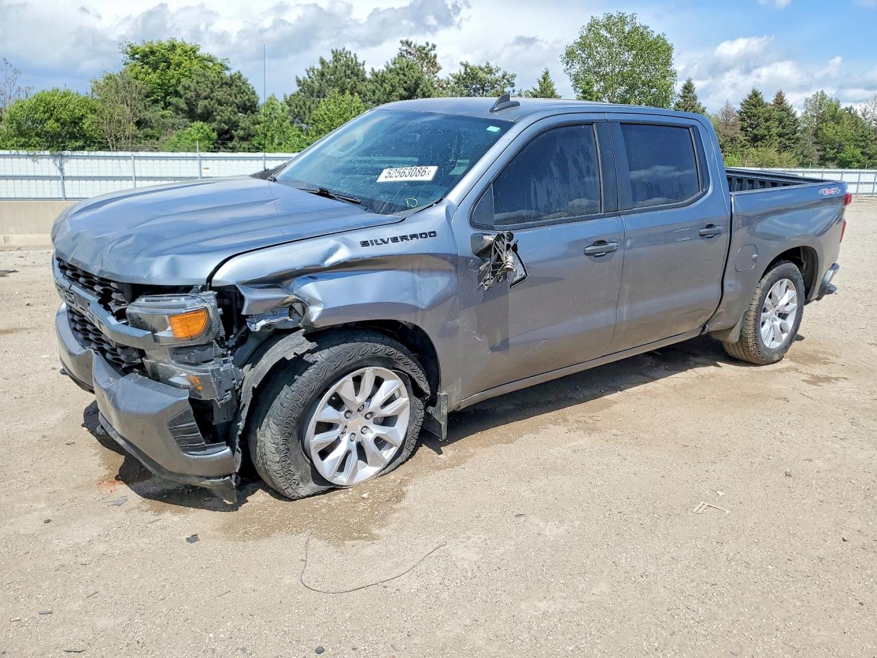 Salvage Chevrolet Silverado Image
