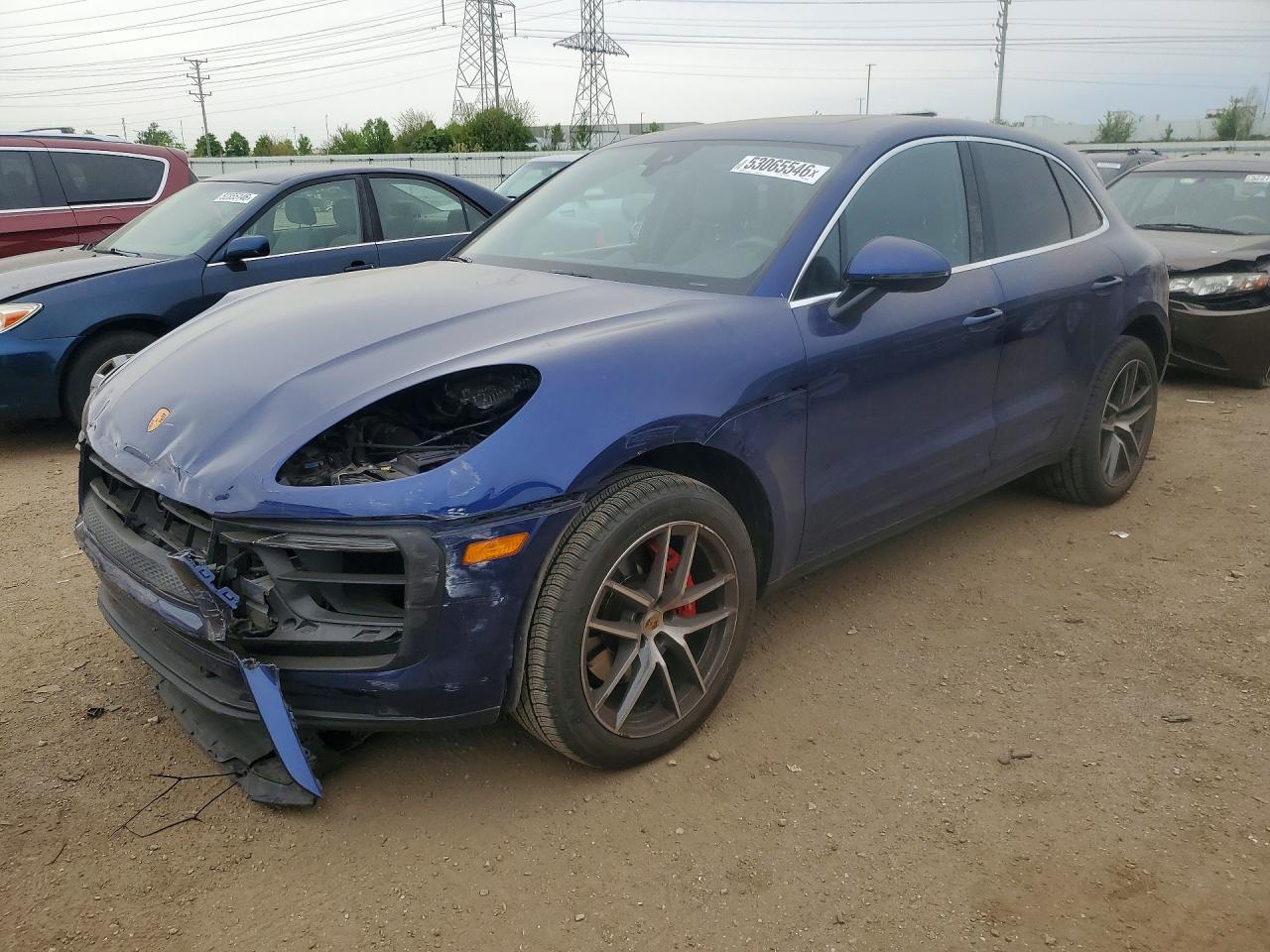 Salvage Porsche Macan Image