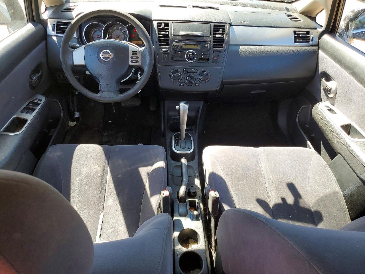 Nissan Versa 1.8 S