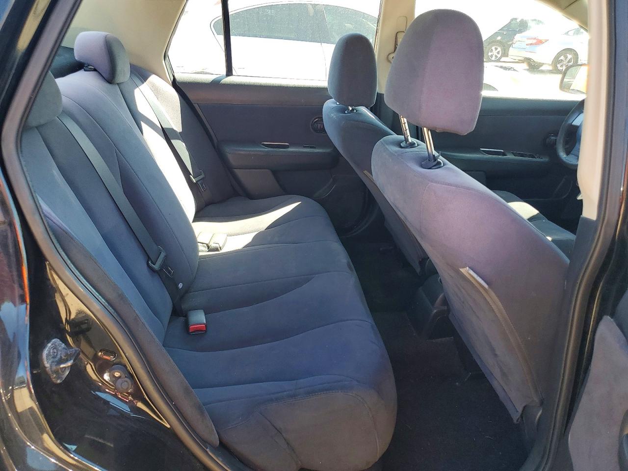 Nissan Versa 1.8 S