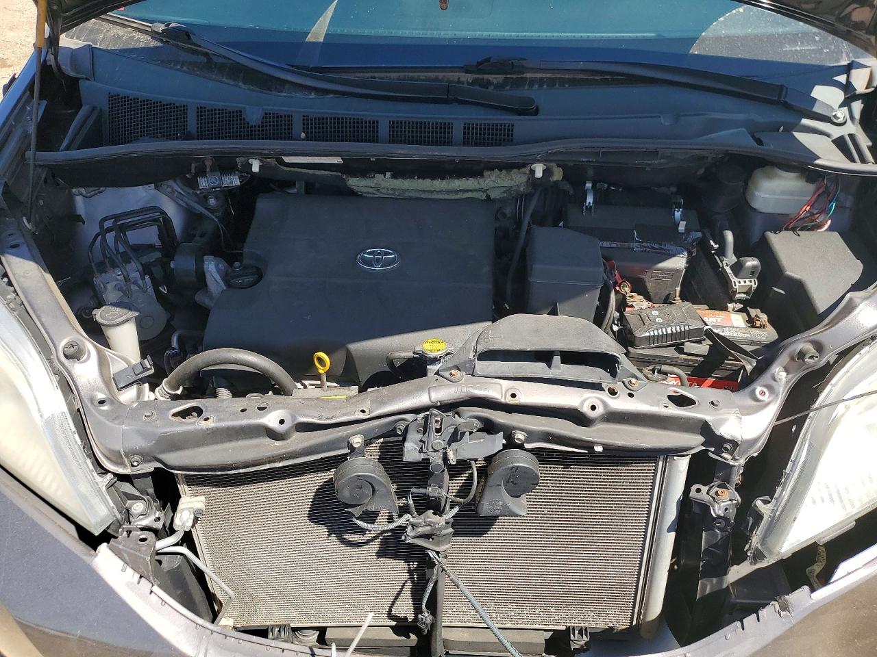 Toyota Sienna Xle 8-passenger