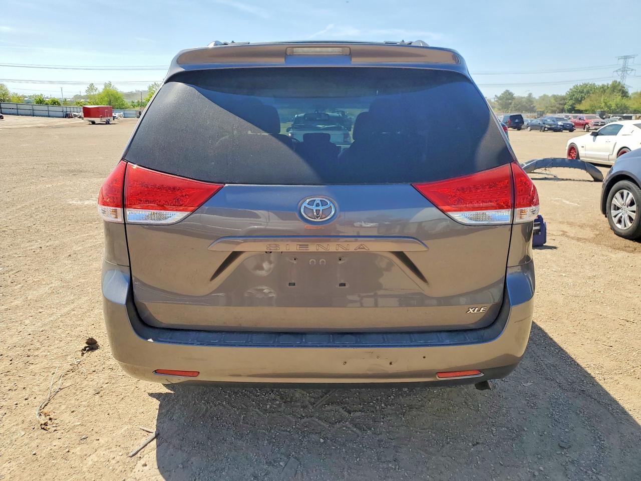 Toyota Sienna Xle 8-passenger