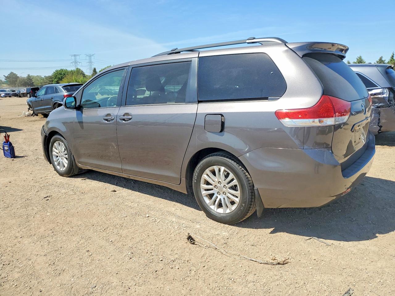 Toyota Sienna Xle 8-passenger