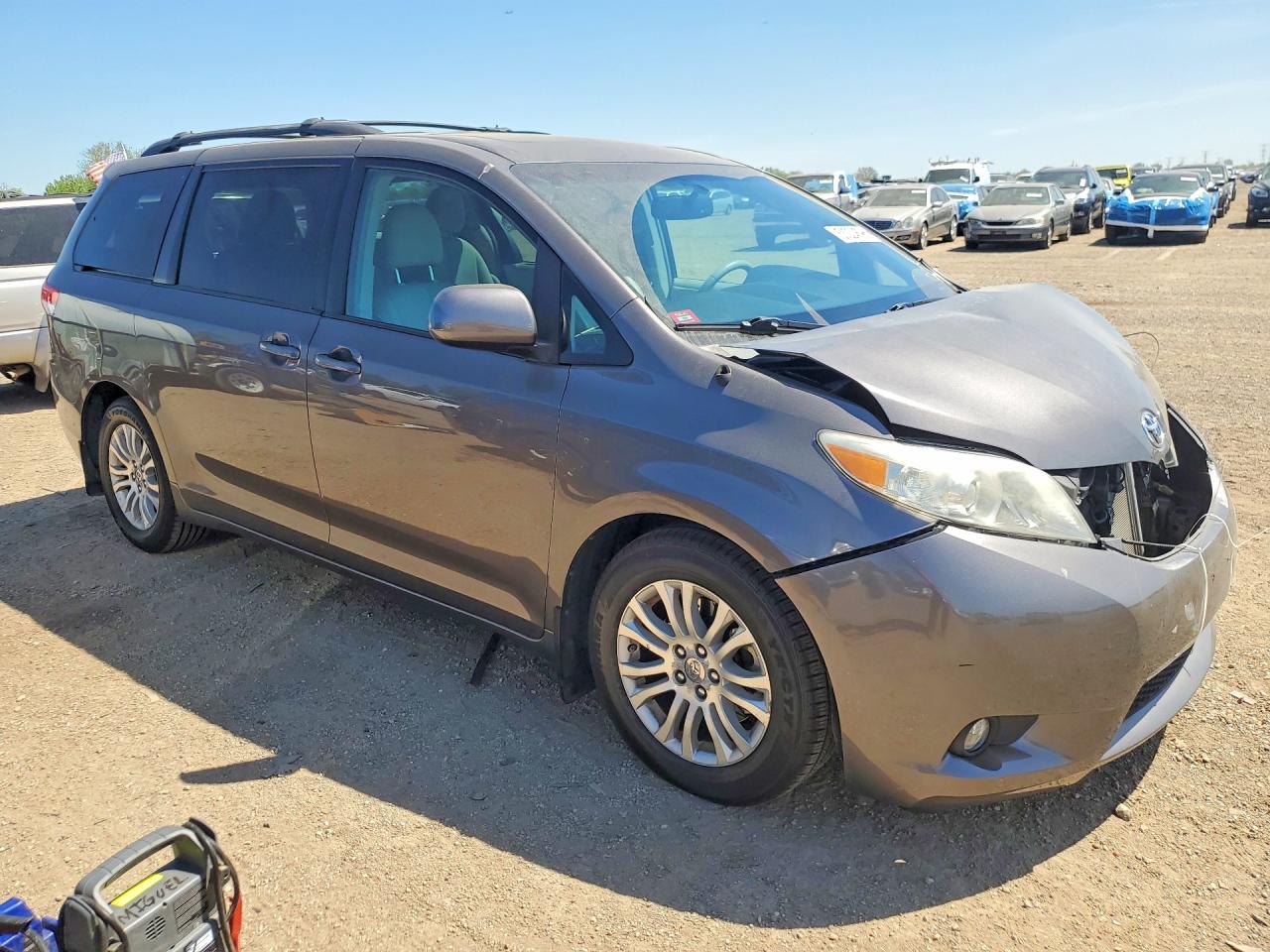 Toyota Sienna Xle 8-passenger