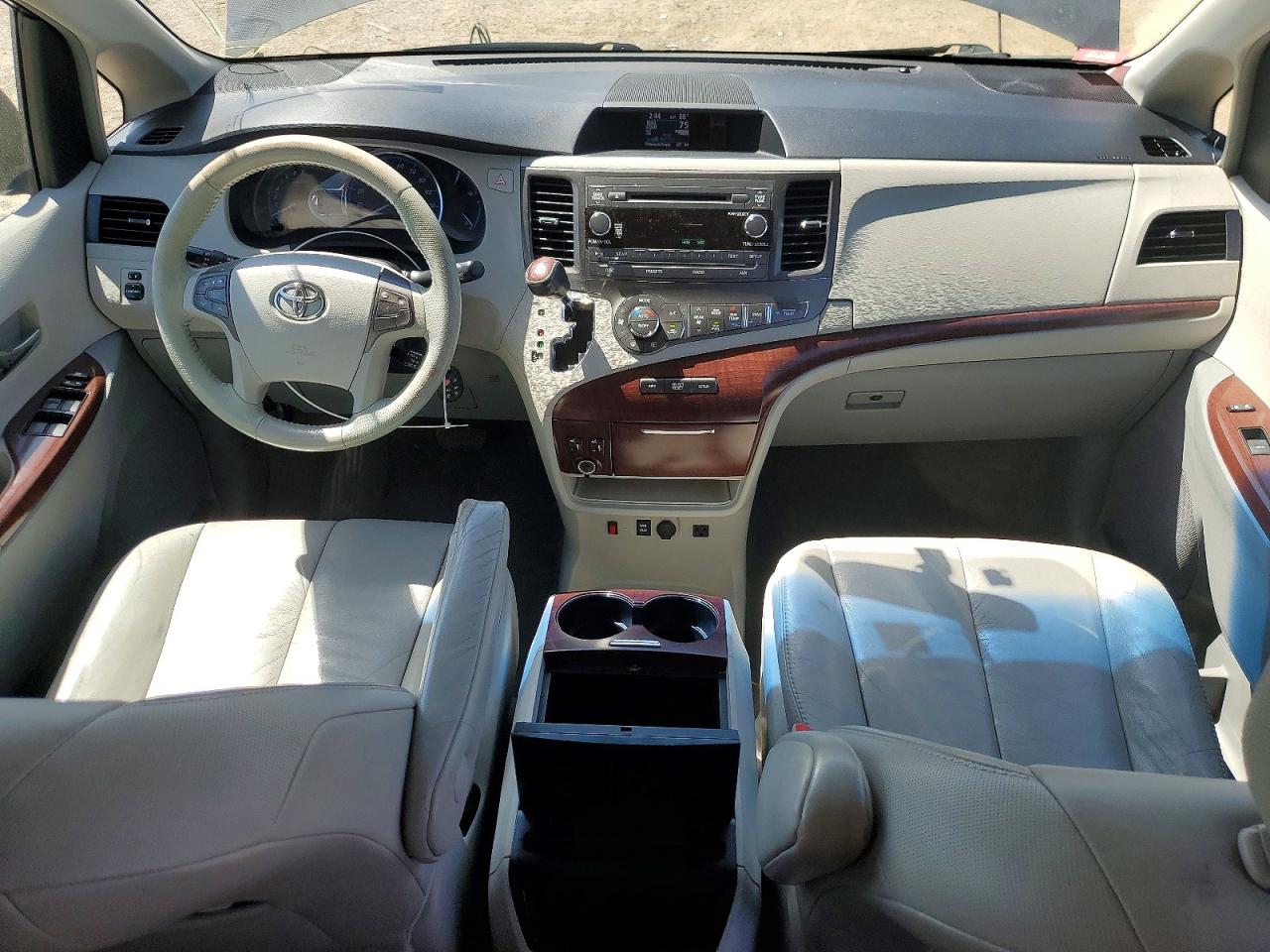 Toyota Sienna Xle 8-passenger