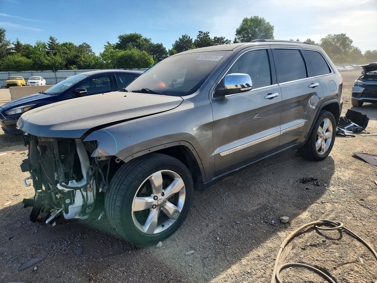 Salvage Jeep Grand Cherokee Image