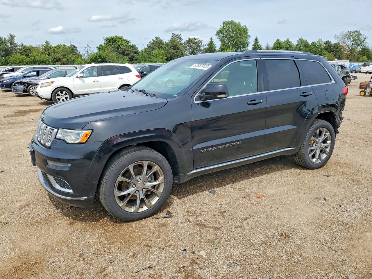 Salvage Jeep Cherokee Image