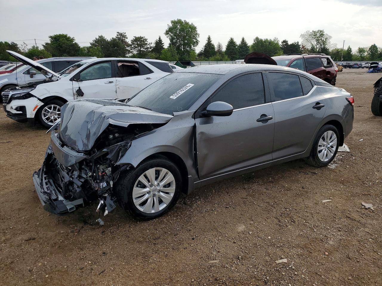 Salvage Nissan Sentra Image
