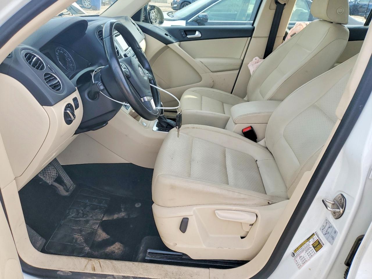 Volkswagen Tiguan S
