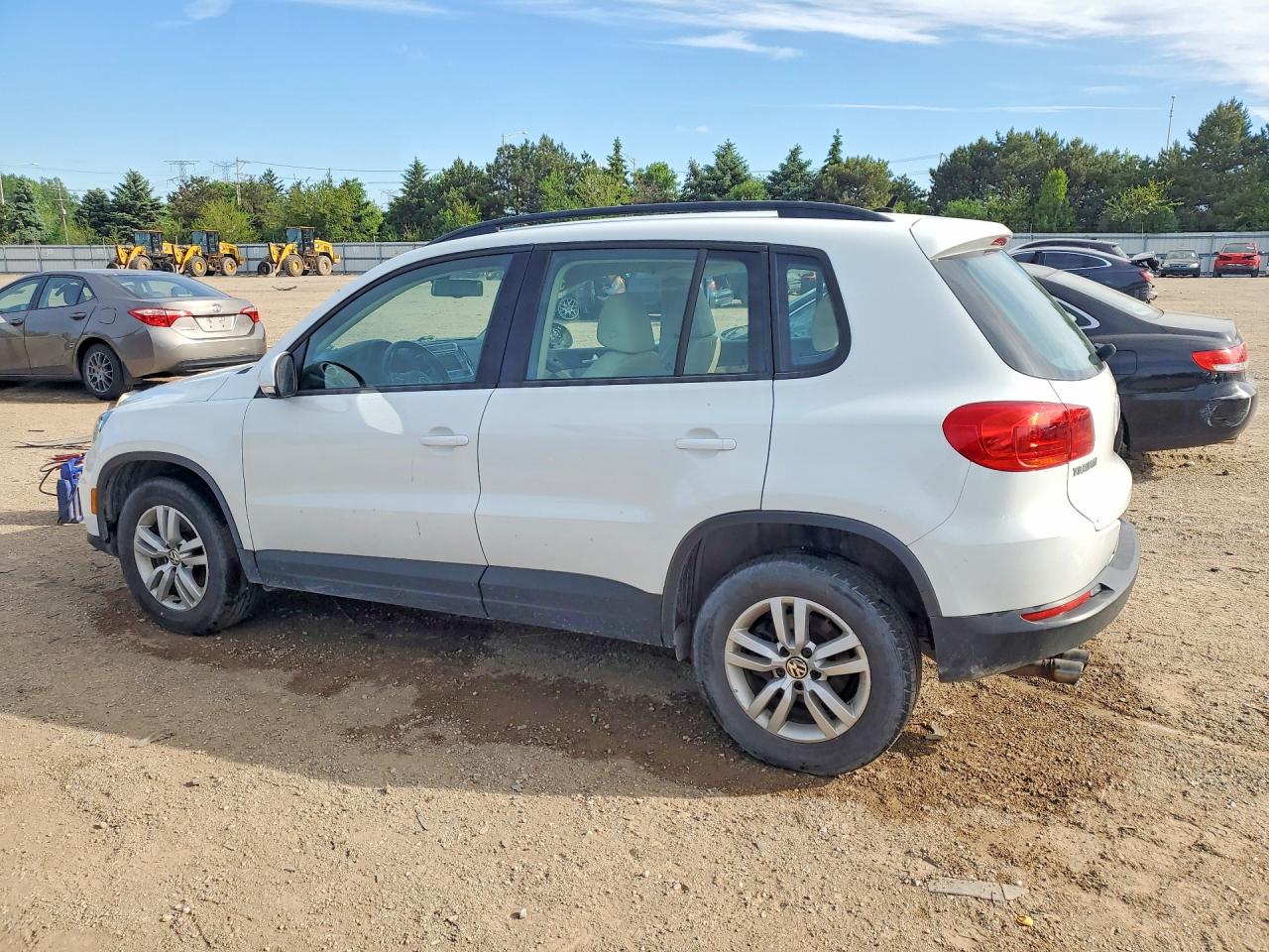 Volkswagen Tiguan S