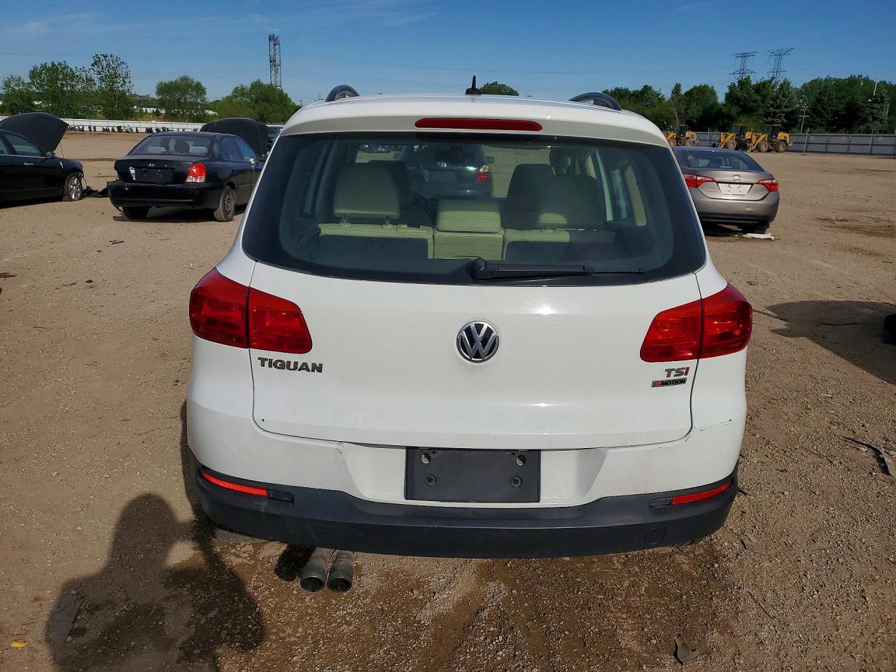 Volkswagen Tiguan S
