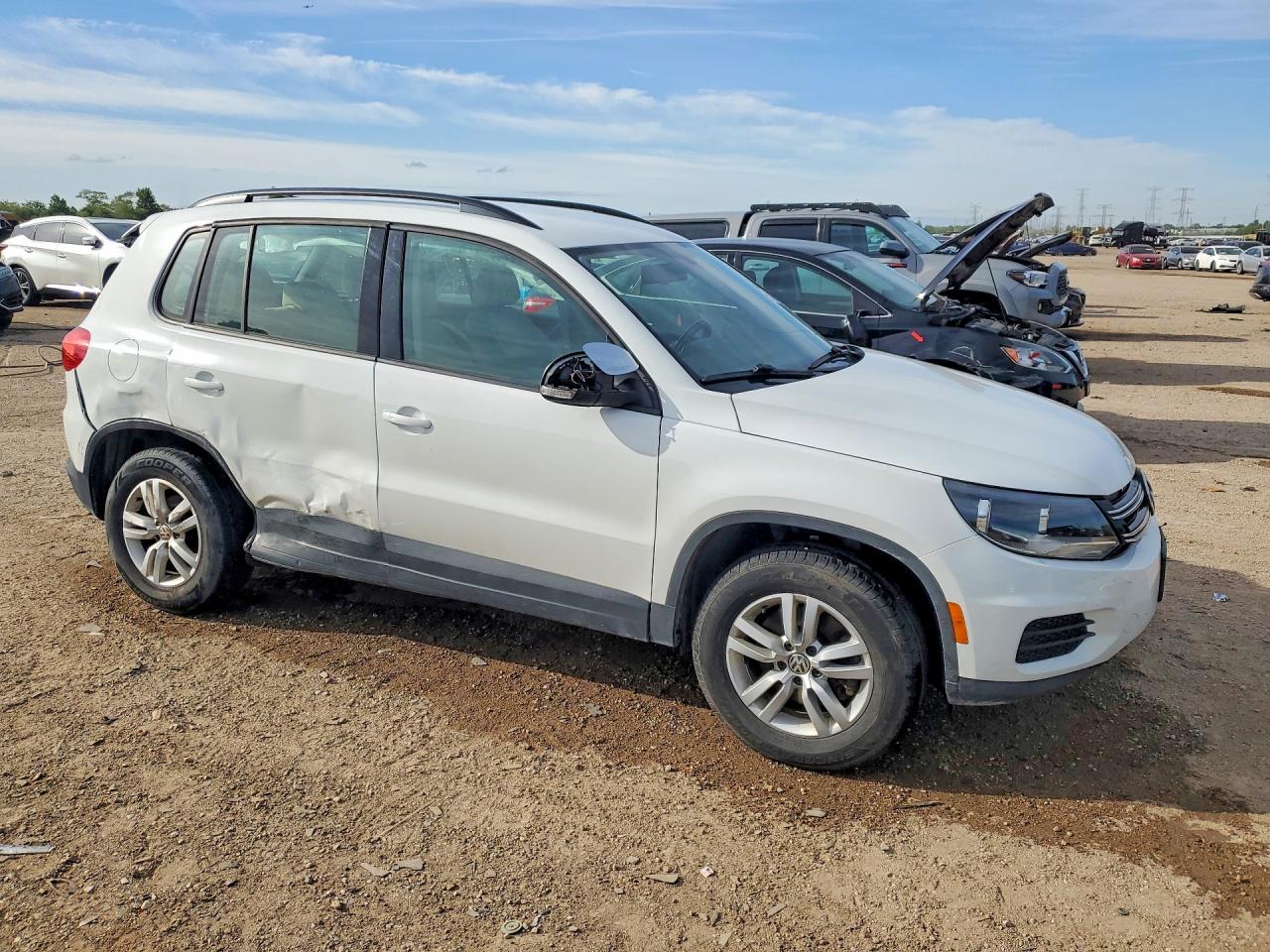 Volkswagen Tiguan S