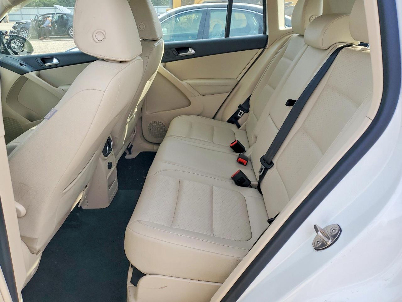 Volkswagen Tiguan S
