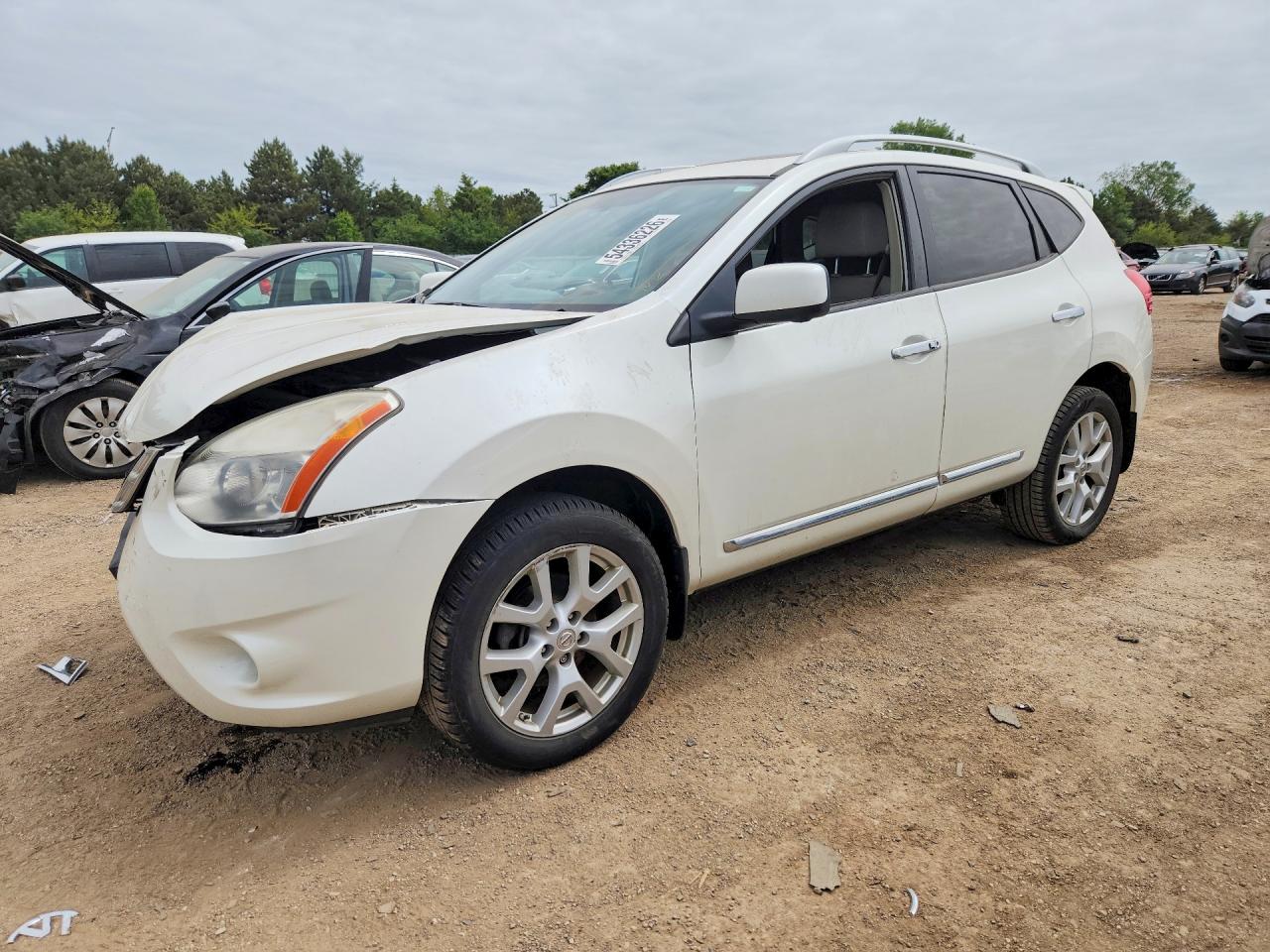 Salvage Nissan Rogue Image