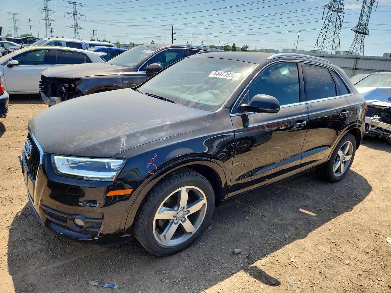 Salvage Audi Q3 Image