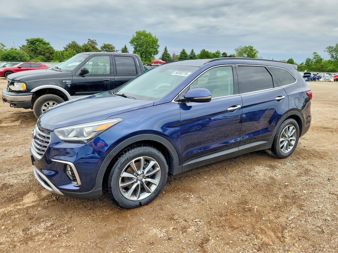 Salvage Hyundai SANTA FE Image