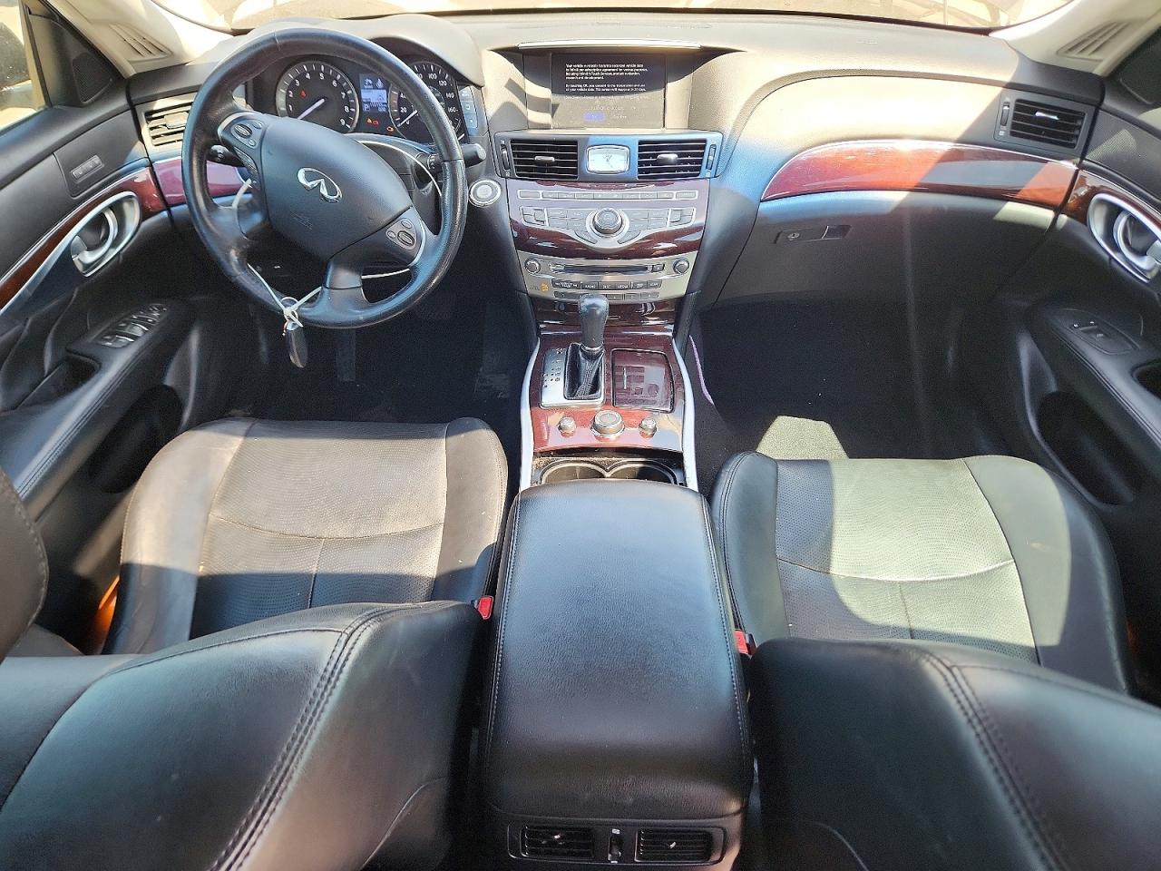 INFINITI Q70 3.7 Luxe