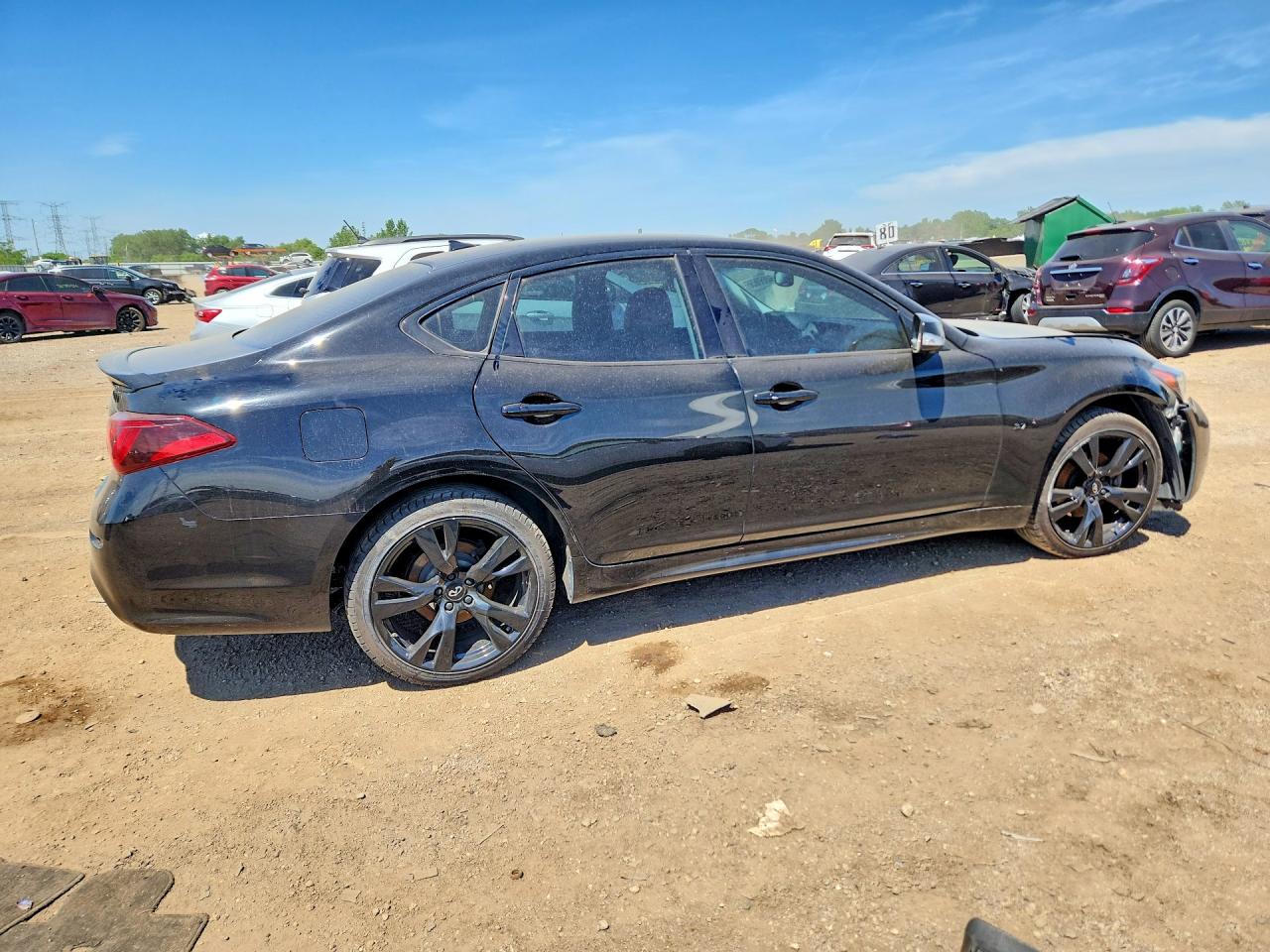 INFINITI Q70 3.7 Luxe