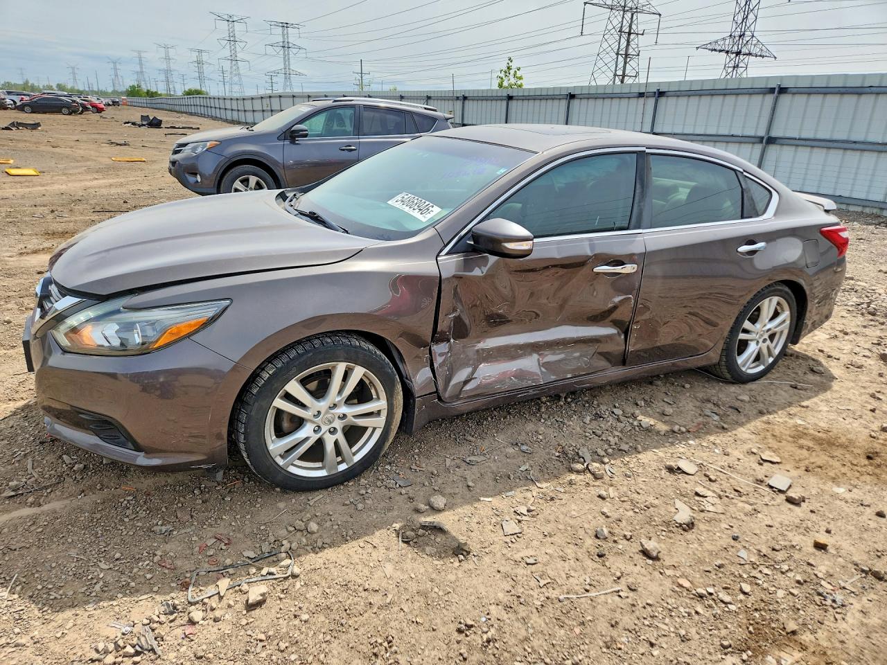 Salvage Nissan Altima Image