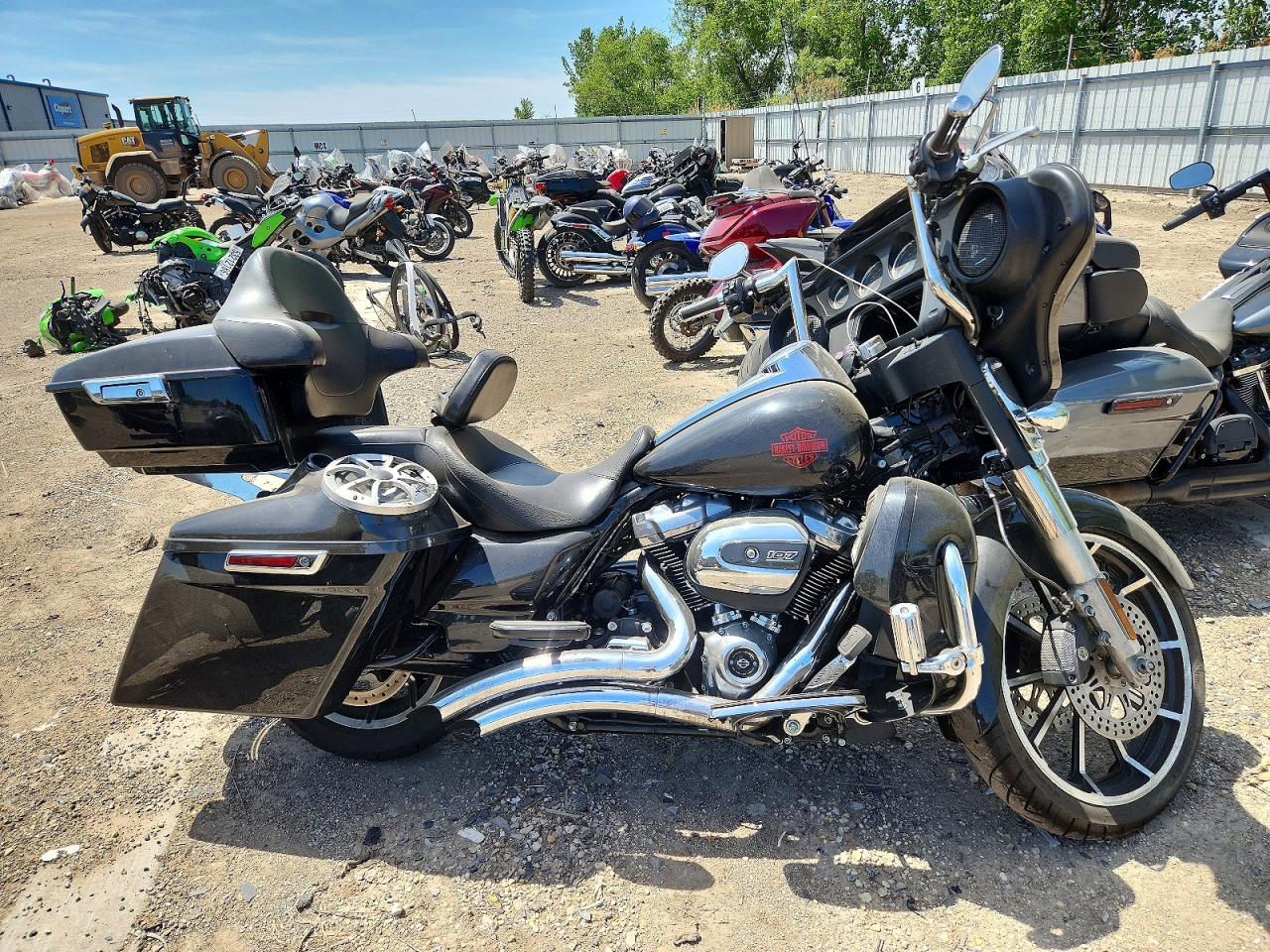 Salvage Harley-Davidson Fl Image