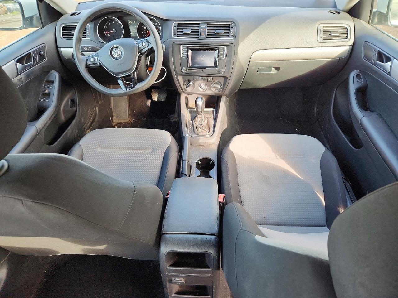 Volkswagen Jetta S