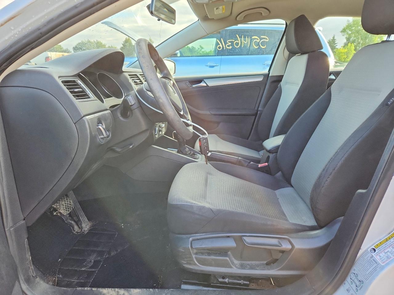 Volkswagen Jetta S