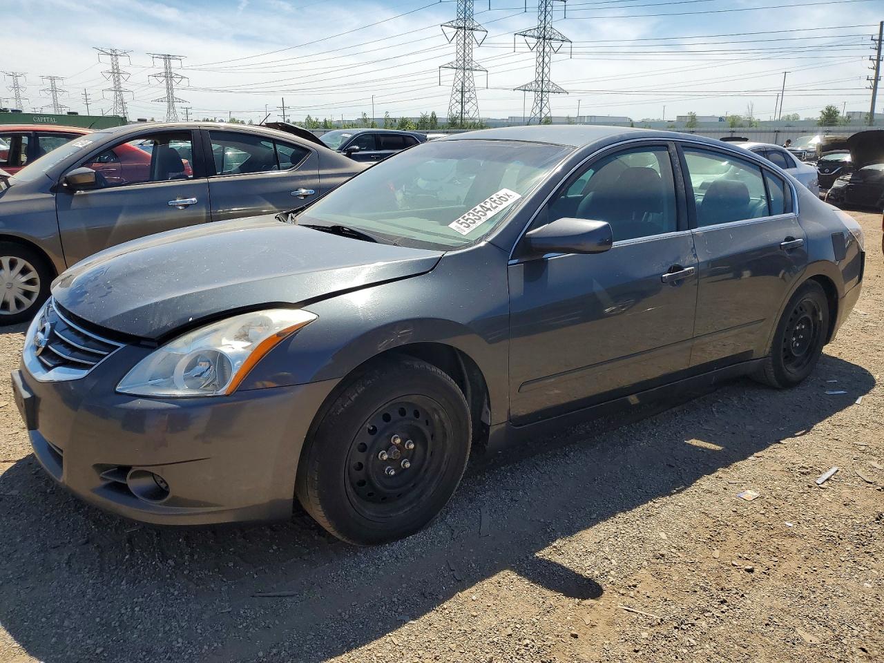 Salvage Nissan Altima Image