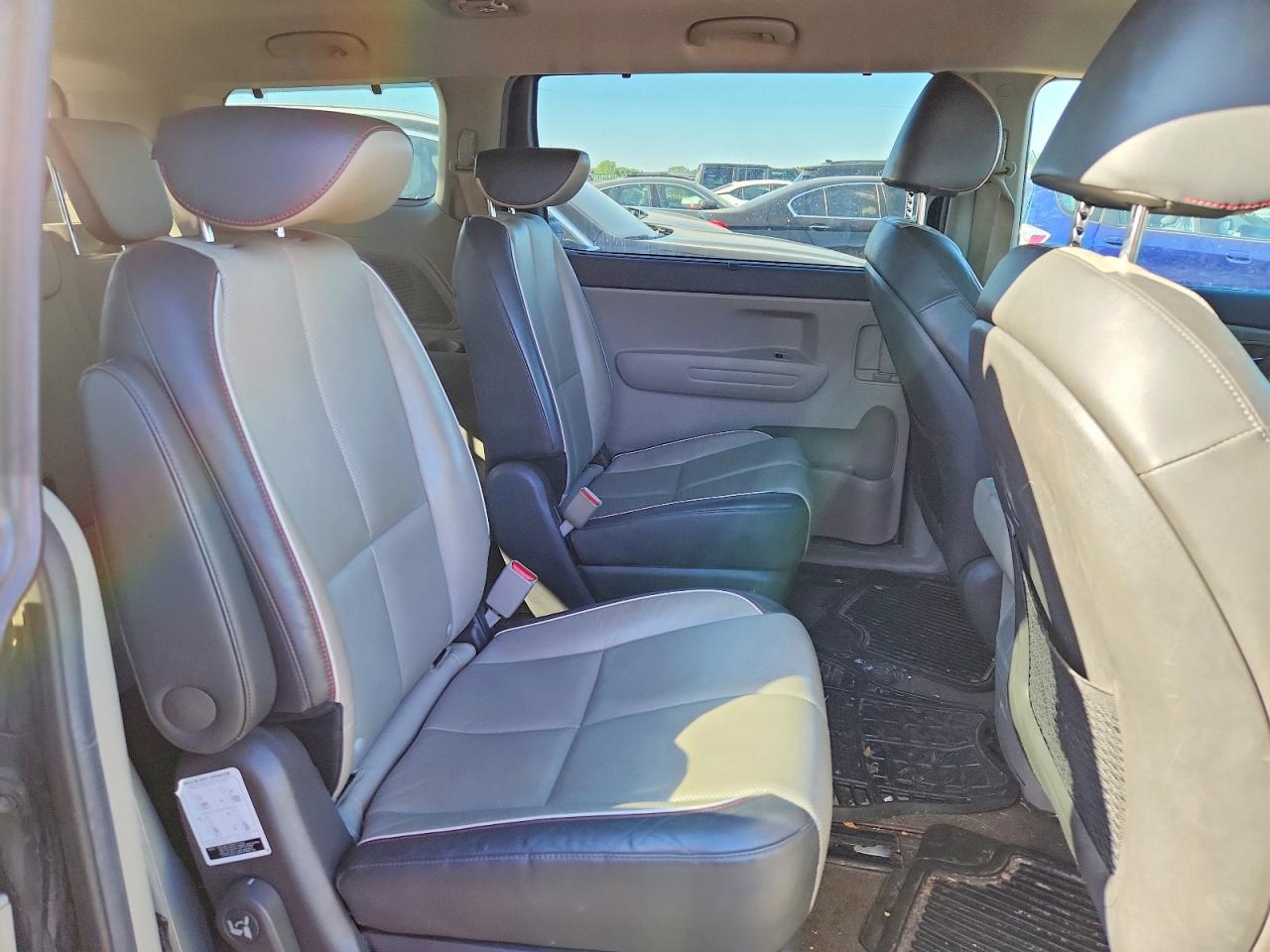 Kia Sedona Lx