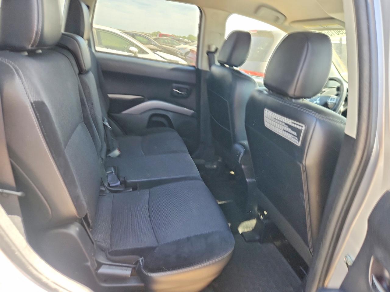 Mitsubishi Outlander Se