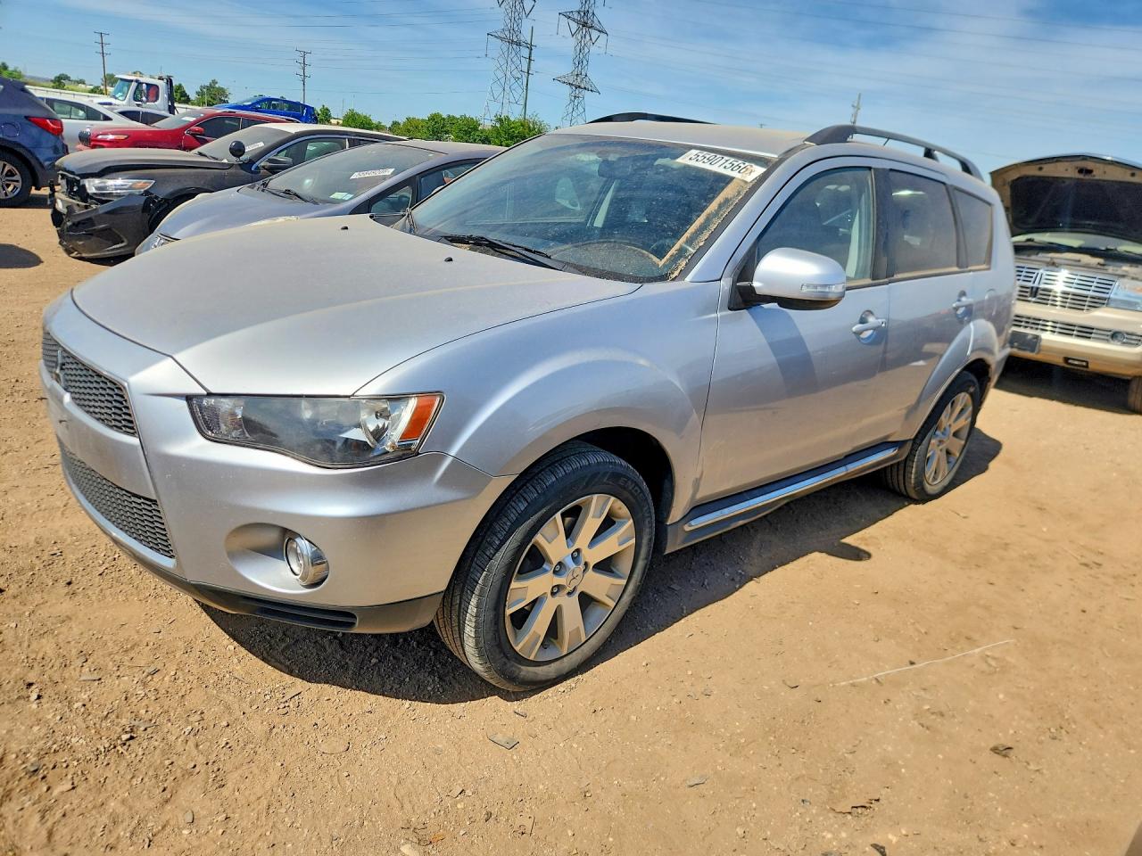 Salvage Mitsubishi Outlander Image
