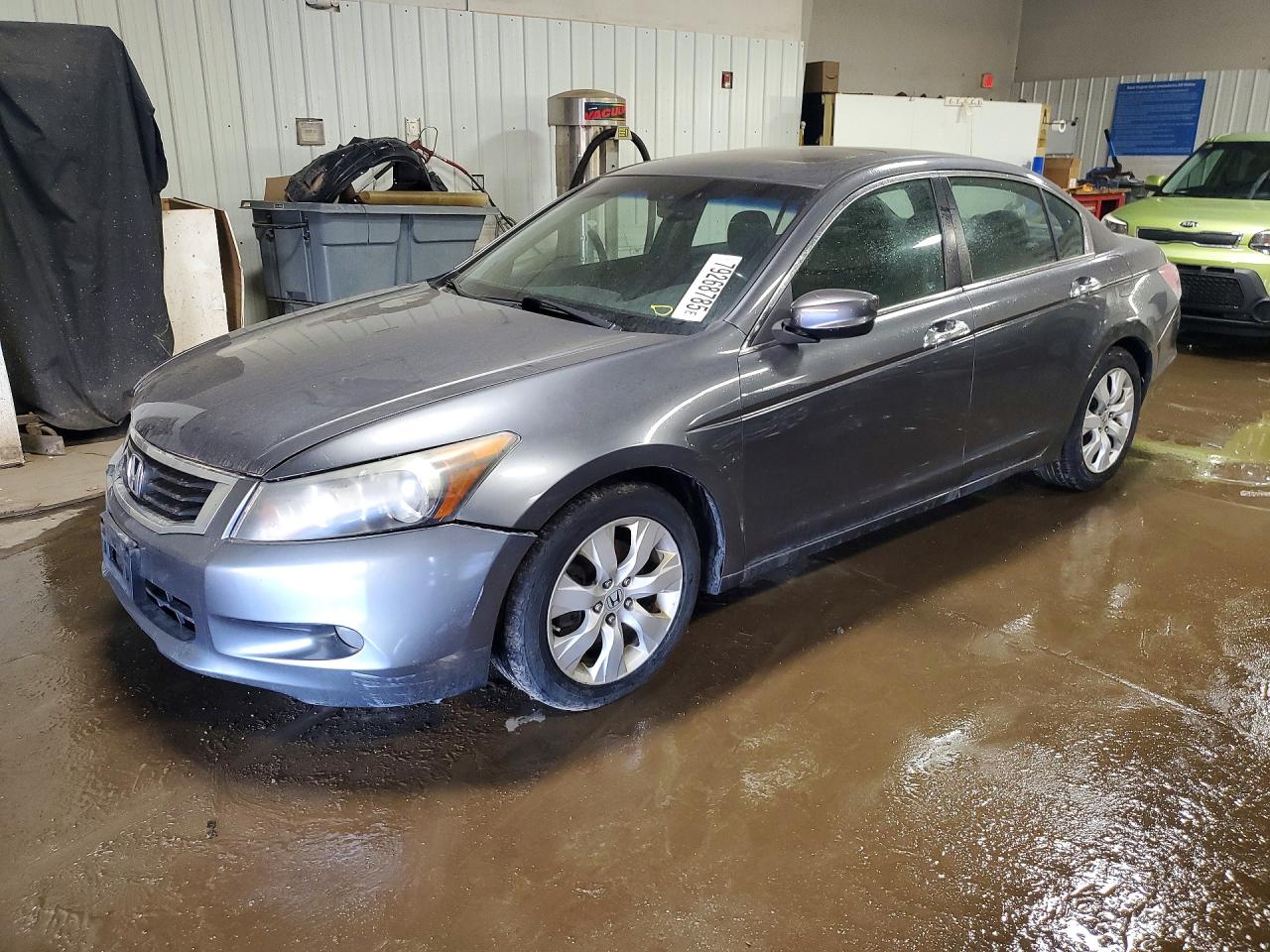 Salvage Honda Accord Image