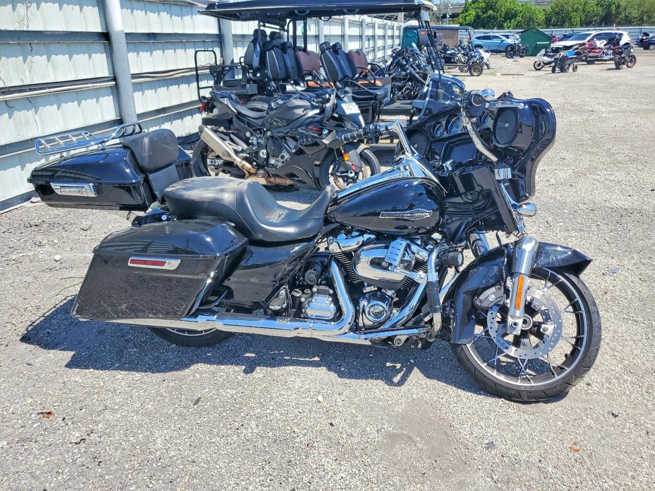 Salvage Harley-Davidson Fl Image