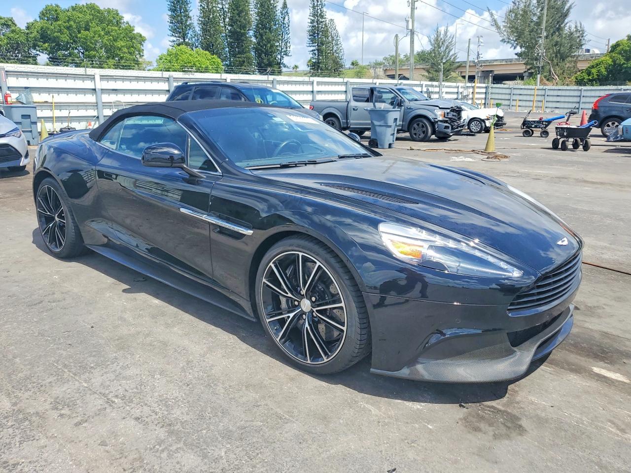 Aston Martin Vanquish Volante