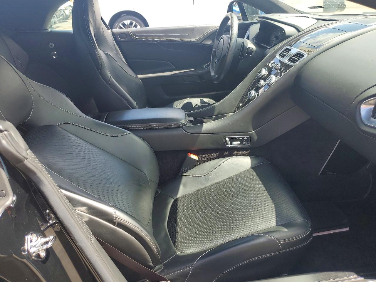 Aston Martin Vanquish Volante