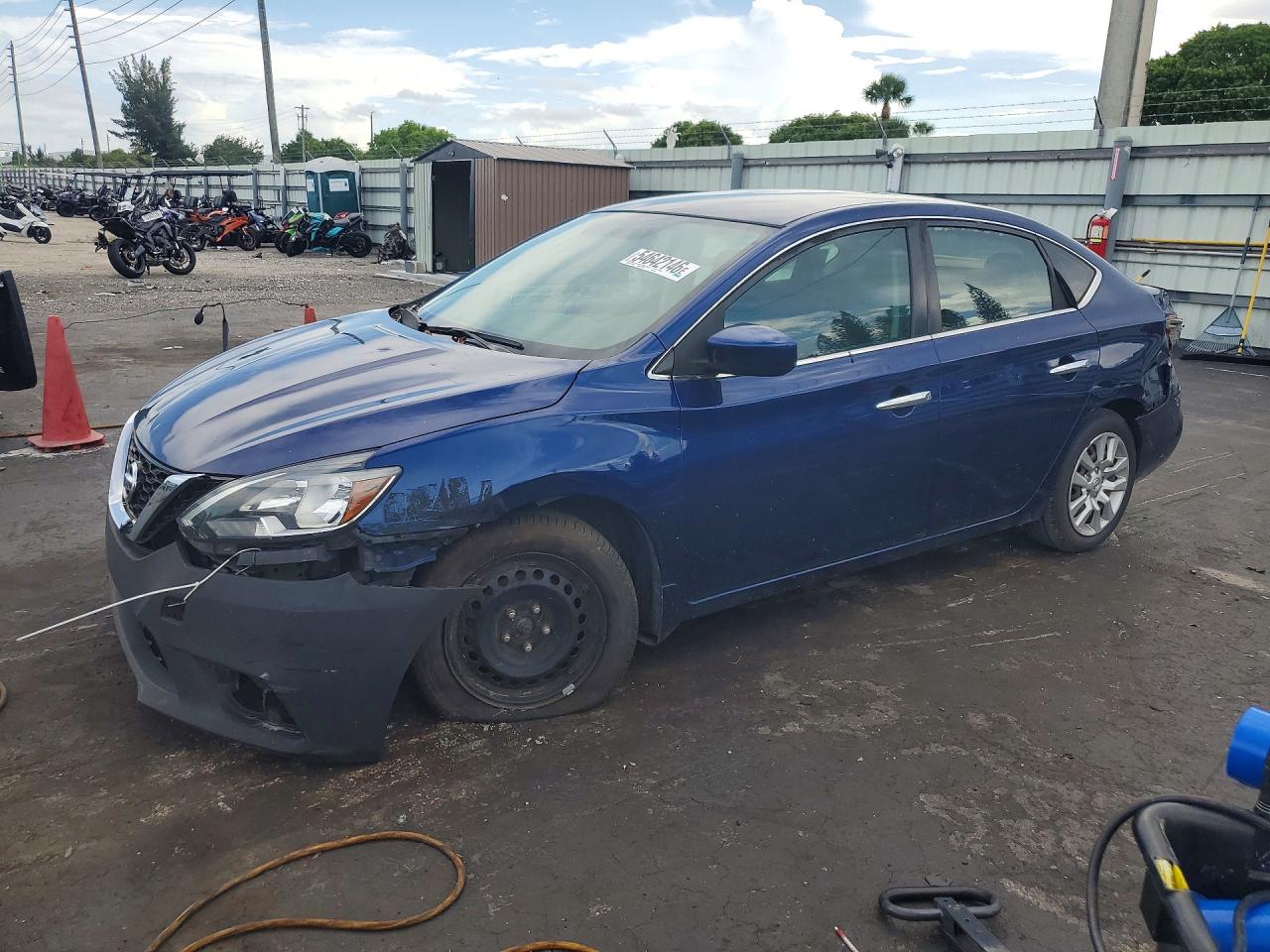 Salvage Nissan Sentra Image
