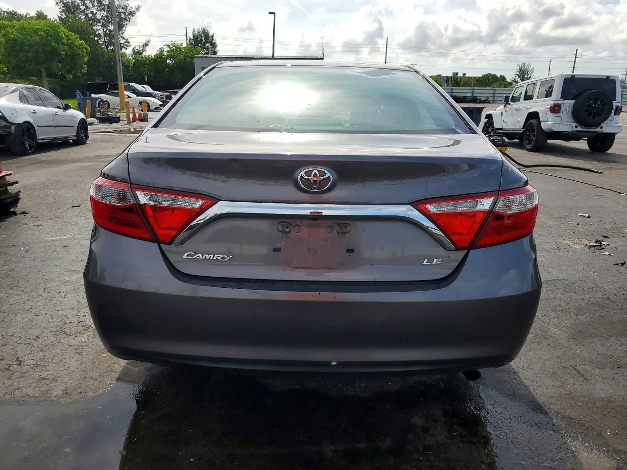 Toyota Camry Le