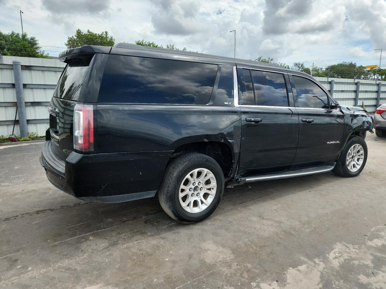 GMC Yukon K1500 Slt