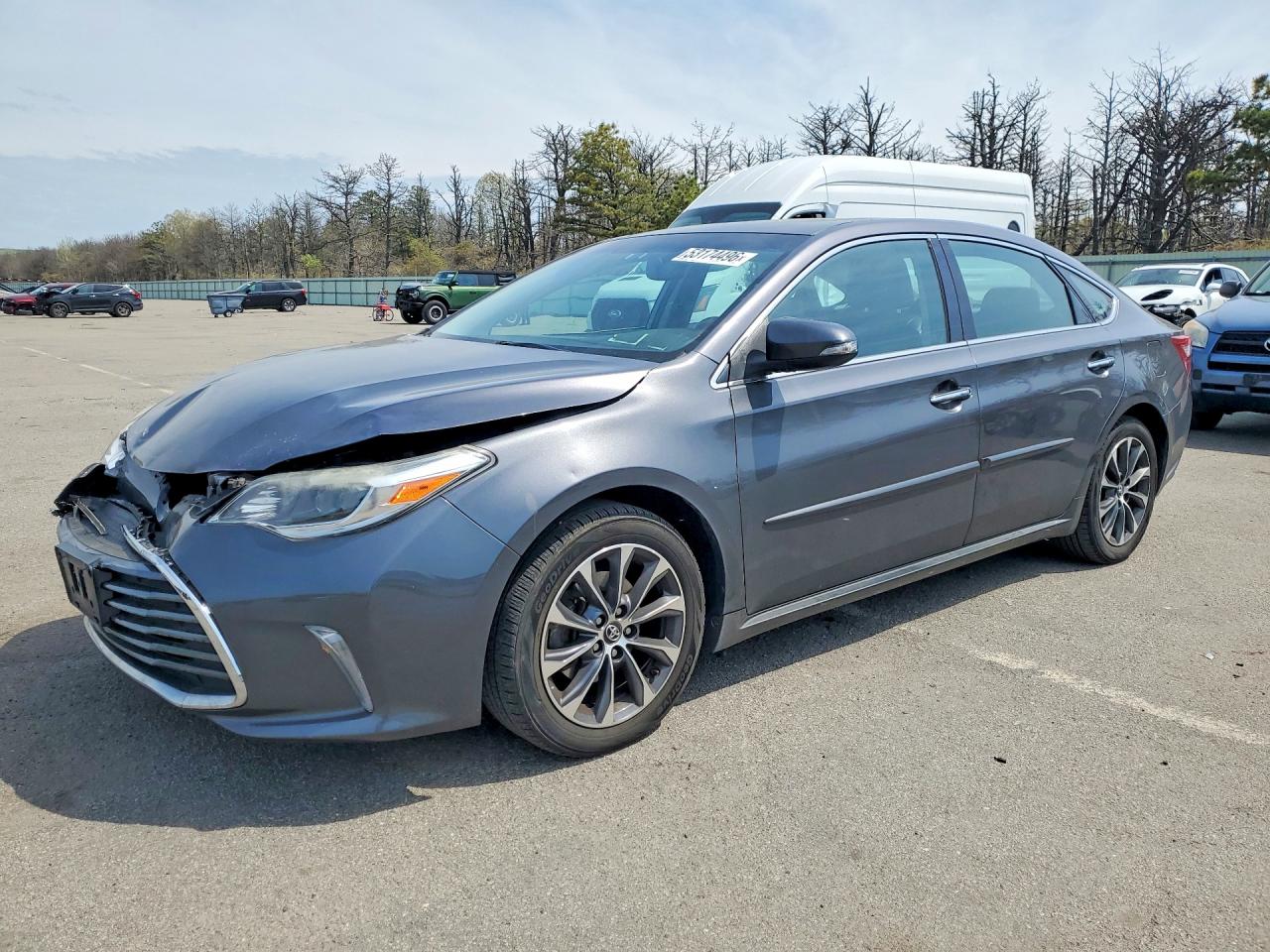 Salvage Toyota Avalon Image