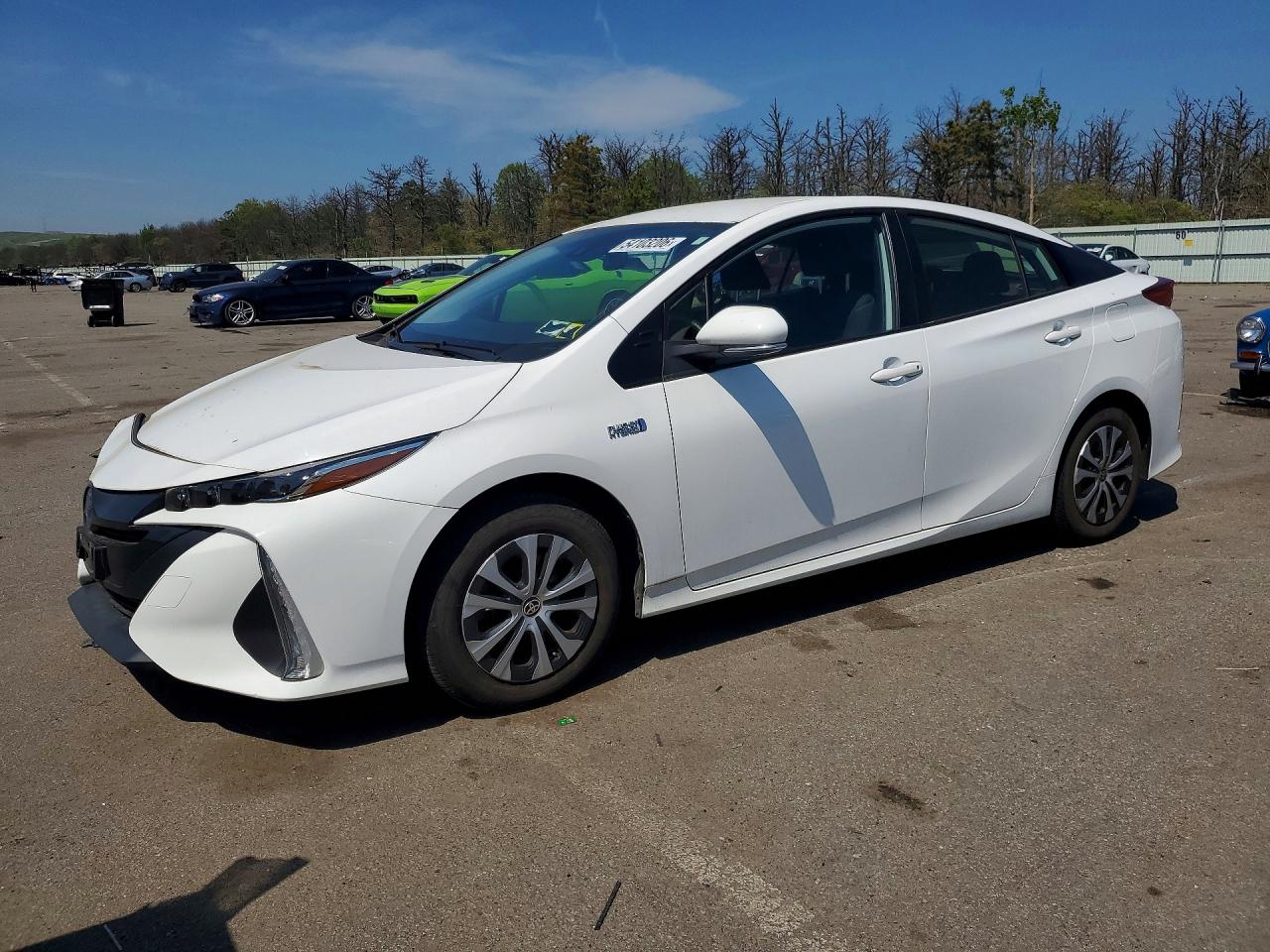 Salvage Toyota Prius Image