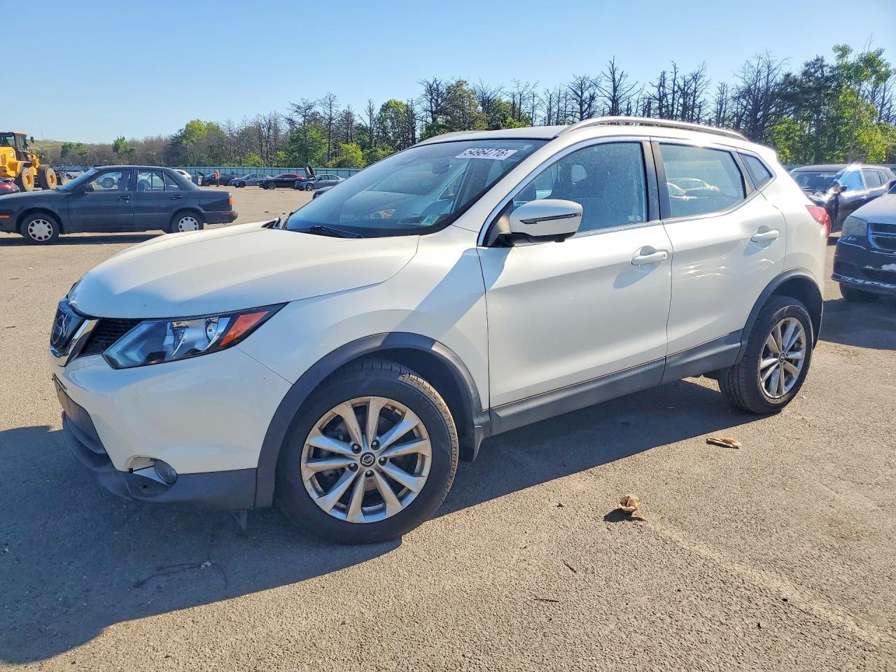 Salvage Nissan Rogue Image